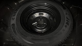 Used 2018 Renault Kwid [2017-2019] RXT 1.0 SCE Special (O) Petrol Manual tyres SPARE TYRE VIEW