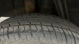 Used 2018 Renault Kwid [2017-2019] RXT 1.0 SCE Special (O) Petrol Manual tyres RIGHT REAR TYRE TREAD VIEW