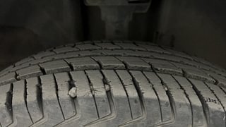 Used 2018 Renault Kwid [2017-2019] RXT 1.0 SCE Special (O) Petrol Manual tyres RIGHT FRONT TYRE TREAD VIEW