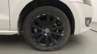 Used 2014 Volkswagen Polo [2010-2014] Highline 1.2 (D) Diesel Manual tyres RIGHT FRONT TYRE RIM VIEW