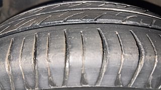 Used 2010 Hyundai i10 Magna 1.2 Petrol Manual tyres LEFT FRONT TYRE TREAD VIEW