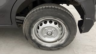 Used 2015 Maruti Suzuki Alto 800 Lxi Petrol Manual tyres LEFT REAR TYRE RIM VIEW