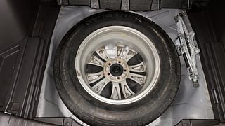 Used 2017 Honda CR-V [2013-2018] 2.0L 2WD AT Petrol Automatic tyres SPARE TYRE VIEW