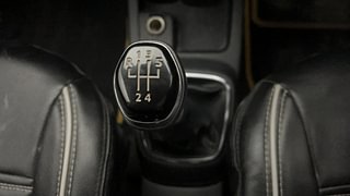 Used 2018 Renault Kwid [2017-2019] RXT 1.0 SCE Special (O) Petrol Manual interior GEAR  KNOB VIEW