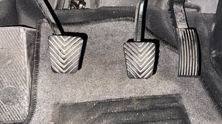 Used 2020 Hyundai Elite i20 [2018-2020] Sportz Plus 1.4 CRDI Diesel Manual interior PEDALS VIEW
