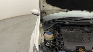 Used 2016 volkswagen Vento 1.5L Highline Diesel Diesel Manual engine ENGINE RIGHT SIDE HINGE & APRON VIEW