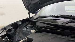 Used 2018 Maruti Suzuki Dzire [2017-2020] VDI Diesel Manual engine ENGINE RIGHT SIDE HINGE & APRON VIEW