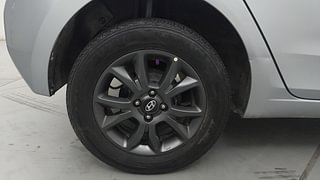 Used 2020 Hyundai Elite i20 [2018-2020] Sportz Plus 1.4 CRDI Diesel Manual tyres RIGHT REAR TYRE RIM VIEW
