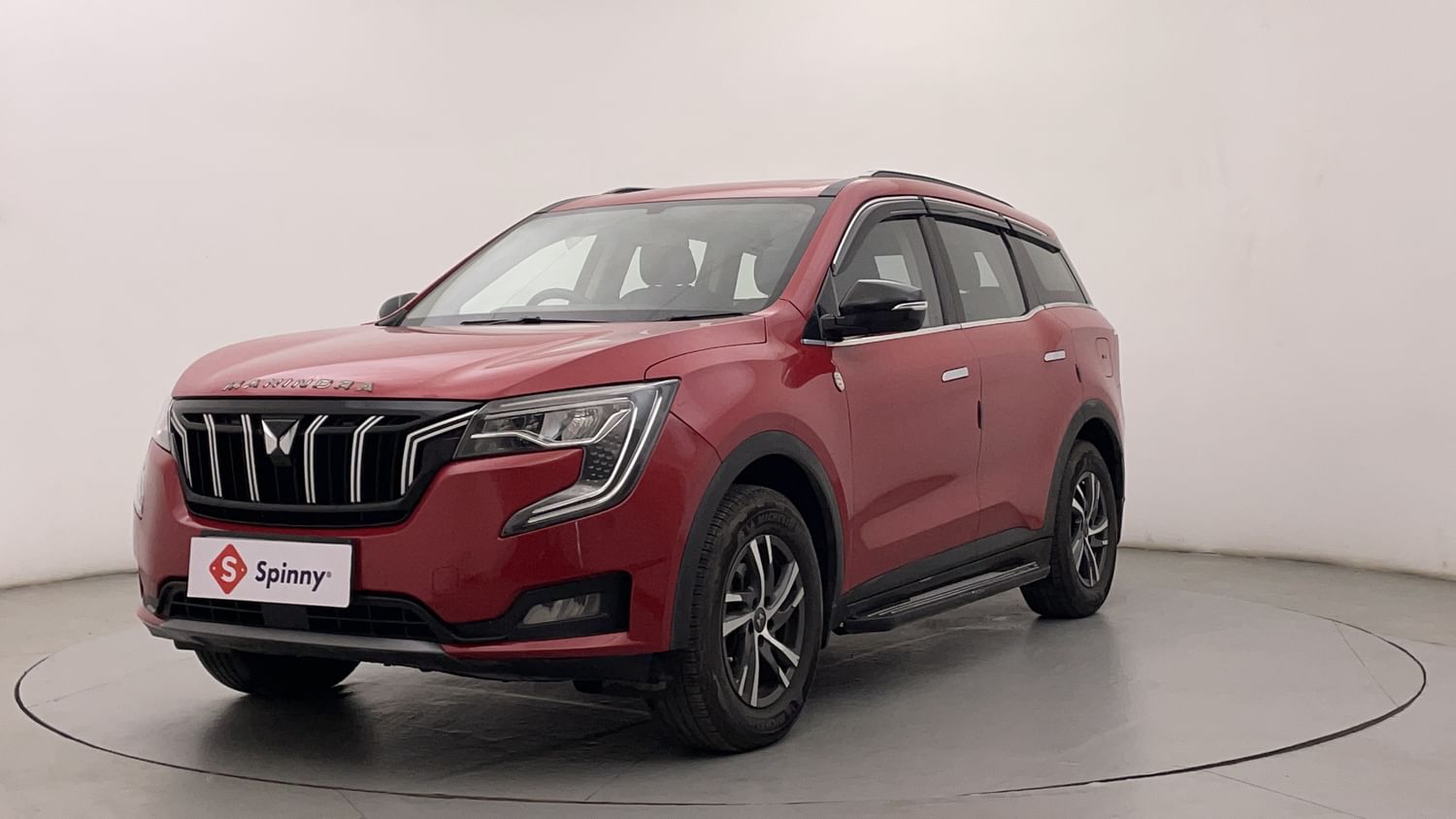 LEFT FRONT CORNER VIEW