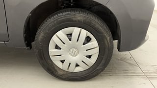 Used 2021 Maruti Suzuki Alto 800 LXi (O) Petrol Manual tyres RIGHT FRONT TYRE RIM VIEW