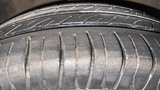 Used 2010 Hyundai i10 Magna 1.2 Petrol Manual tyres RIGHT FRONT TYRE TREAD VIEW