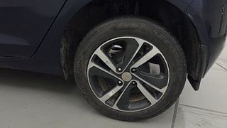 Used 2023 Tata Altroz XZA+ (S) 1.2l Petrol AT Petrol Automatic tyres LEFT REAR TYRE RIM VIEW