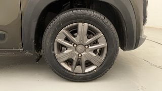 Used 2021 Renault Kwid CLIMBER 1.0 Opt Petrol Manual tyres RIGHT FRONT TYRE RIM VIEW