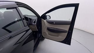 Used 2011 Hyundai i20 [2008-2012] Asta 1.2 Petrol Manual interior RIGHT FRONT DOOR OPEN VIEW