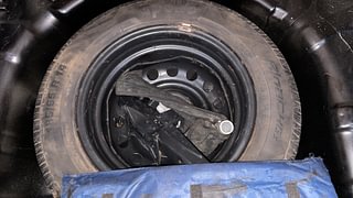 Used 2011 Hyundai i20 [2008-2012] Asta 1.2 Petrol Manual tyres SPARE TYRE VIEW
