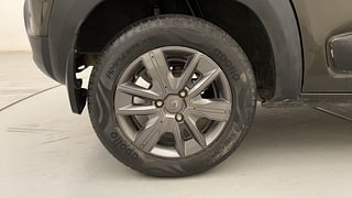 Used 2021 Renault Kwid CLIMBER 1.0 Opt Petrol Manual tyres RIGHT REAR TYRE RIM VIEW