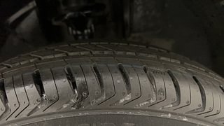Used 2021 Renault Kwid CLIMBER 1.0 Opt Petrol Manual tyres RIGHT FRONT TYRE TREAD VIEW