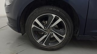 Used 2023 Tata Altroz XZA+ (S) 1.2l Petrol AT Petrol Automatic tyres LEFT FRONT TYRE RIM VIEW