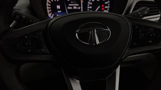 Used 2023 Tata Altroz XZA+ (S) 1.2l Petrol AT Petrol Automatic top_features Cruise control