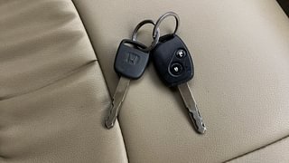 Used 2012 Honda Brio [2011-2016] S MT Petrol Manual extra CAR KEY VIEW