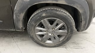 Used 2021 Renault Kwid CLIMBER 1.0 AMT Opt Petrol Automatic tyres RIGHT FRONT TYRE RIM VIEW