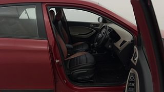 Used 2017 Hyundai Elite i20 [2014-2018] Sportz 1.2 Petrol Manual interior RIGHT SIDE FRONT DOOR CABIN VIEW
