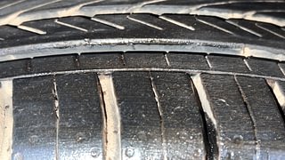 Used 2012 Volkswagen Polo [2010-2014] Highline1.2L (P) Petrol Manual tyres RIGHT FRONT TYRE TREAD VIEW