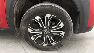 Used 2021 Renault Kiger RXZ AMT Dual Tone Petrol Automatic tyres RIGHT FRONT TYRE RIM VIEW
