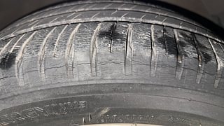 Used 2012 Hyundai Verna [2011-2015] Fluidic 1.6 VTVT SX Petrol Manual tyres RIGHT FRONT TYRE TREAD VIEW