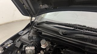 Used 2018 maruti-suzuki Ciaz Alpha Petrol Petrol Manual engine ENGINE RIGHT SIDE HINGE & APRON VIEW