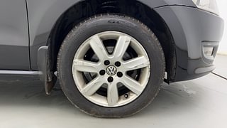 Used 2012 Volkswagen Polo [2010-2014] Highline1.2L (P) Petrol Manual tyres RIGHT FRONT TYRE RIM VIEW
