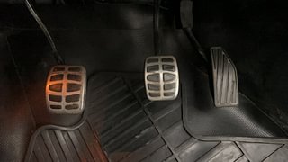 Used 2017 Maruti Suzuki Baleno [2015-2019] Zeta Petrol Petrol Manual interior PEDALS VIEW