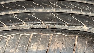Used 2016 volkswagen Vento 1.2L Highline Petrol AT Petrol Automatic tyres LEFT REAR TYRE TREAD VIEW
