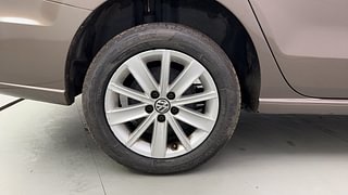 Used 2016 volkswagen Vento 1.2L Highline Petrol AT Petrol Automatic tyres RIGHT REAR TYRE RIM VIEW