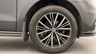 Used 2021 Volkswagen Vento Highline 1.0L TSI Petrol Manual tyres RIGHT FRONT TYRE RIM VIEW