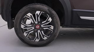 Used 2022 Renault Kiger RXZ 1.0 Turbo MT Petrol Manual tyres RIGHT REAR TYRE RIM VIEW