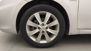 Used 2012 Hyundai Verna [2011-2015] Fluidic 1.6 VTVT SX Petrol Manual tyres LEFT FRONT TYRE RIM VIEW