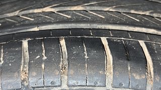 Used 2016 volkswagen Vento 1.2L Highline Petrol AT Petrol Automatic tyres LEFT FRONT TYRE TREAD VIEW