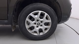 Used 2021 Renault Duster [2020-2022] RXE Turbo Petrol Petrol Manual tyres RIGHT FRONT TYRE RIM VIEW