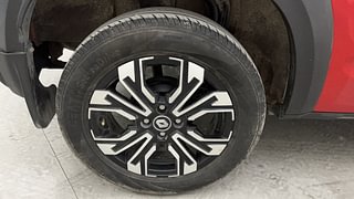 Used 2021 Renault Kiger RXZ AMT Dual Tone Petrol Automatic tyres RIGHT REAR TYRE RIM VIEW