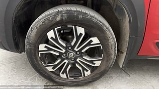 Used 2021 Renault Kiger RXZ AMT Dual Tone Petrol Automatic tyres LEFT FRONT TYRE RIM VIEW