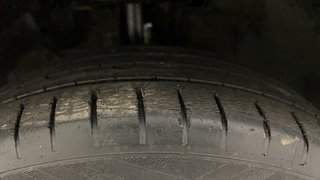 Used 2017 Maruti Suzuki Baleno [2015-2019] Zeta Petrol Petrol Manual tyres LEFT FRONT TYRE TREAD VIEW