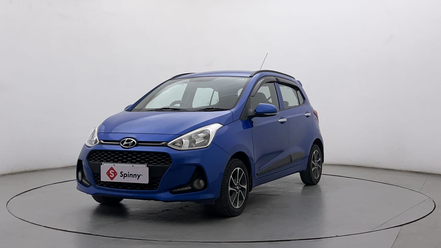 LEFT FRONT CORNER VIEW