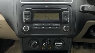 Used 2011 Volkswagen Polo [2010-2014] Highline1.2L (P) Petrol Manual interior MUSIC SYSTEM & AC CONTROL VIEW