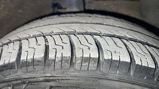 Used 2017 Hyundai Grand i10 [2017-2020] Asta 1.2 Kappa VTVT Petrol Manual tyres RIGHT FRONT TYRE TREAD VIEW