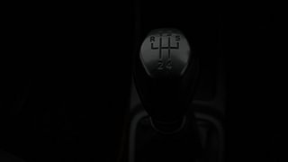Used 2018 Renault Kwid [2015-2019] RXT Petrol Manual interior GEAR  KNOB VIEW