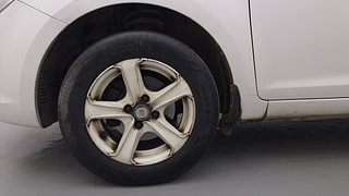 Used 2012 Hyundai i20 [2010-2012] Asta 1.4 CRDI Diesel Manual tyres LEFT FRONT TYRE RIM VIEW