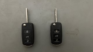 Used 2011 Volkswagen Polo [2010-2014] Highline1.2L (P) Petrol Manual extra CAR KEY VIEW