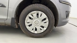 Used 2013 Maruti Suzuki Swift [2011-2017] VXi Petrol Manual tyres RIGHT FRONT TYRE RIM VIEW