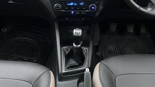 Used 2017 Hyundai Elite i20 [2014-2018] Asta 1.2 (O) Petrol Manual interior GEAR  KNOB VIEW